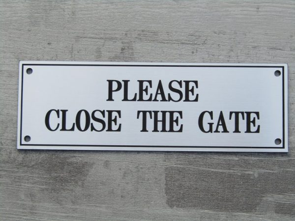 please close the gate 2